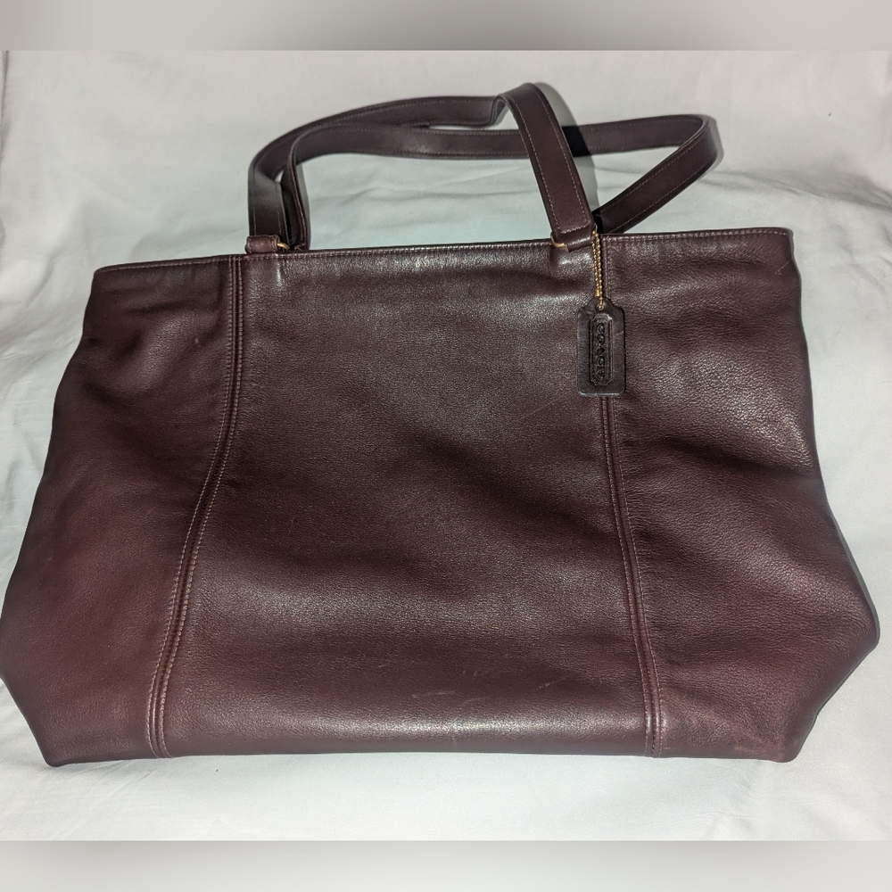 Vintage Coach Lightweight Tote In Glove Tanned Mahogany Leather. 4065 - Picture 6 of 14